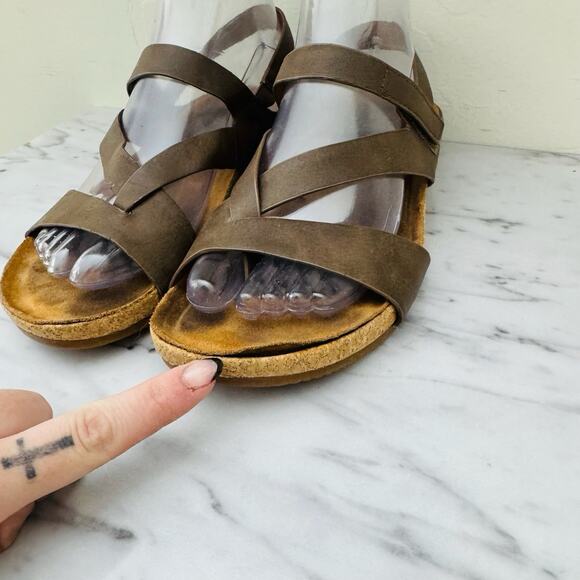 Euro Soft By Sofft Tan Leather Strappy Sandals Women’s Size 7 - Picture 4 of 11